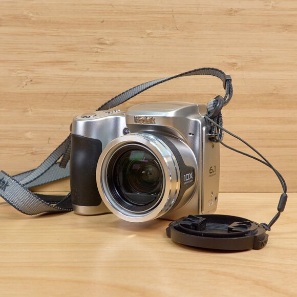Kodak Easyshare Z650 6.1 MP Digital Camera, with 10x Optical Zoom - Picture 1 of 9